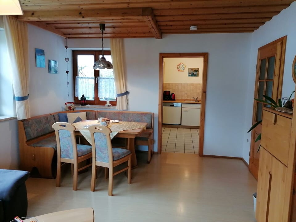 Apartment | Dining