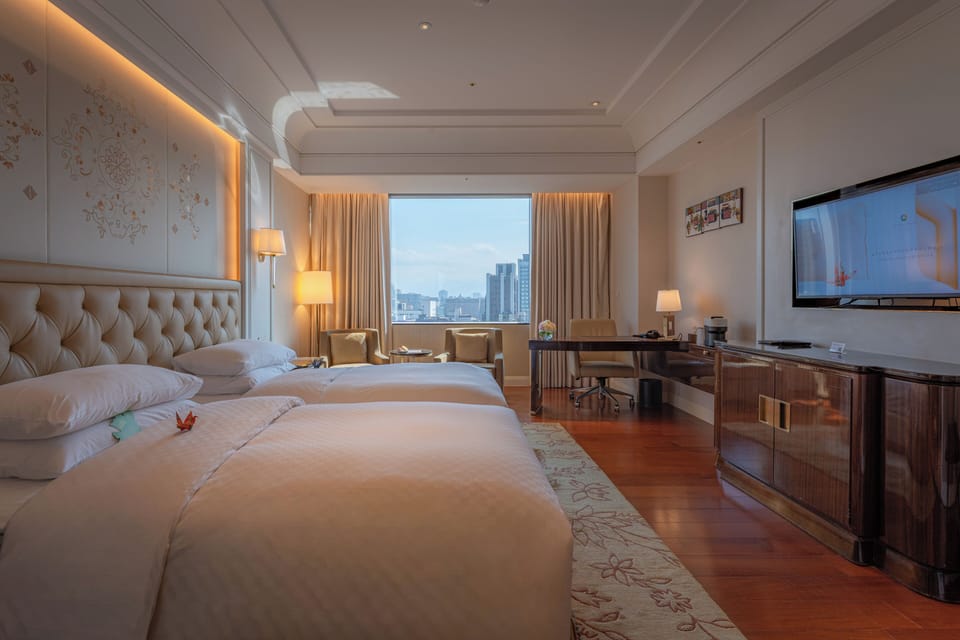Okura Prestige Twin Room | Premium bedding, down comforters, pillowtop beds, minibar