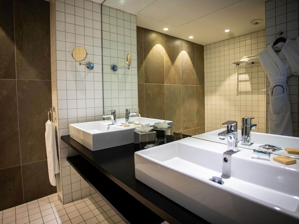Superior Suite, 1 Double Bed with Sofa bed | Premium bedding, in-room safe, desk, blackout drapes