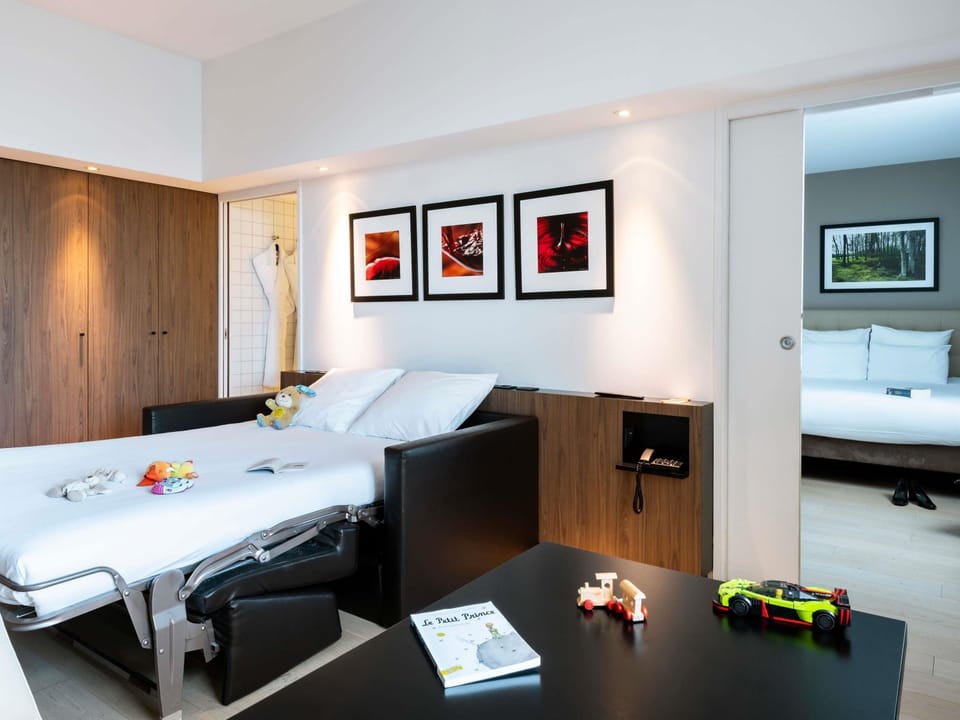 Superior Suite, 1 Double Bed with Sofa bed | Premium bedding, in-room safe, desk, blackout drapes