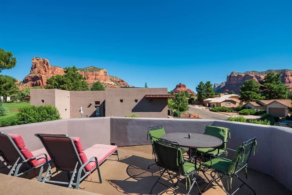 Sedona`s Finest Rooftop Views Galore, Sundowners and Stargazing
