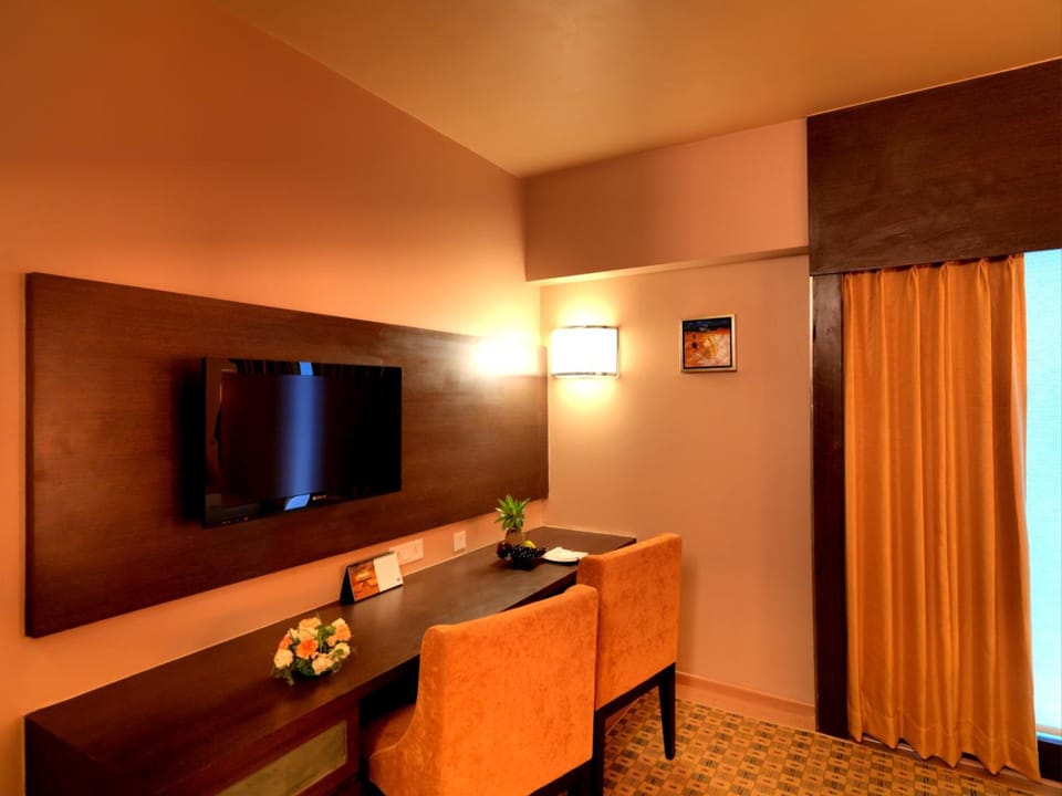 In-room safe, desk, soundproofing, free WiFi