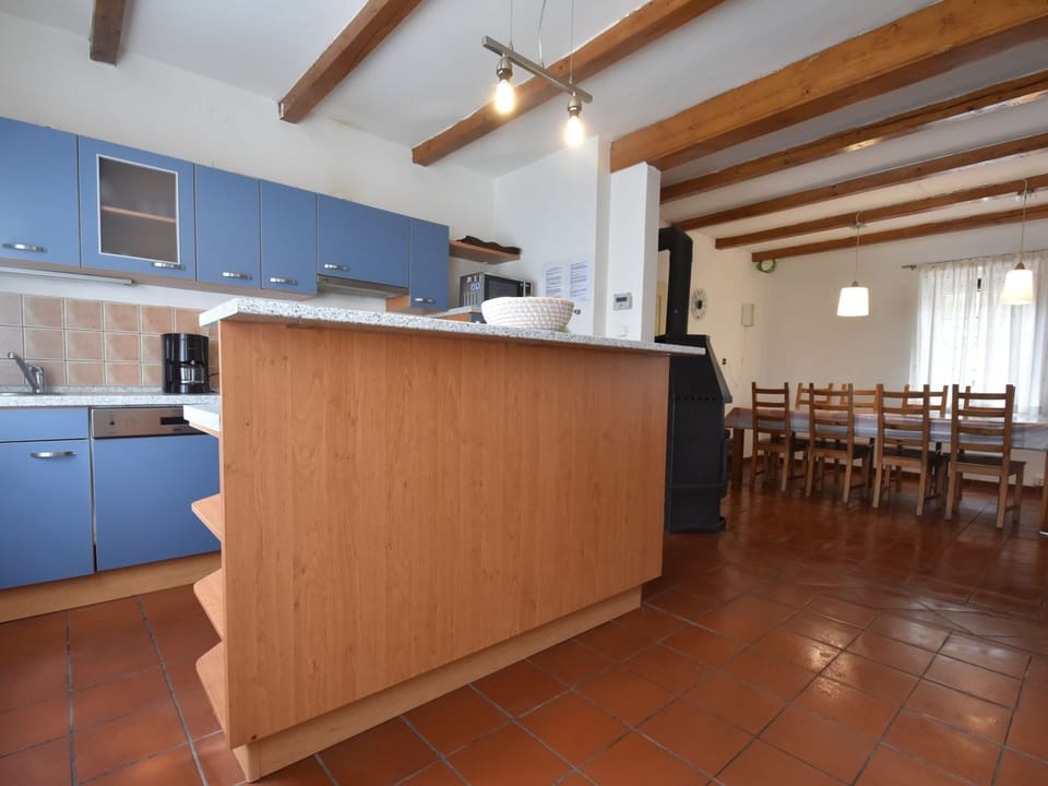 House | Private kitchen | Microwave, dishwasher, highchair