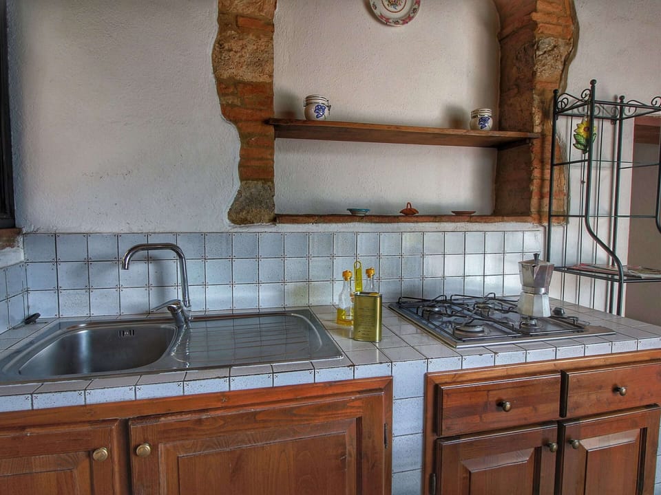 House | Private kitchen | Electric kettle, toaster