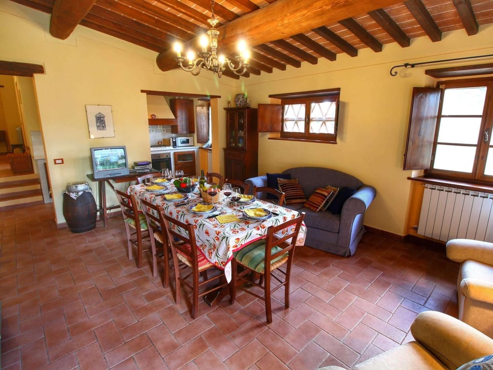Apartment | Dining