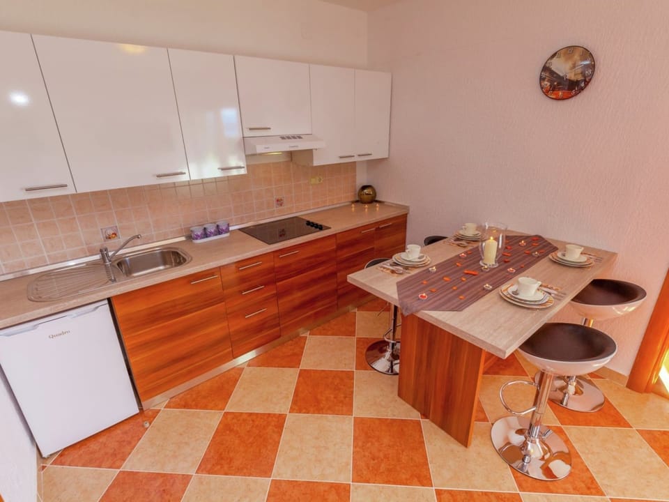 Apartment | Dining