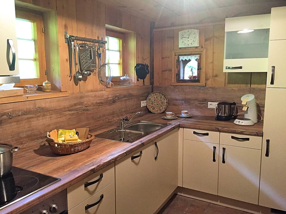 House | Private kitchen | Microwave, stovetop, dishwasher, highchair