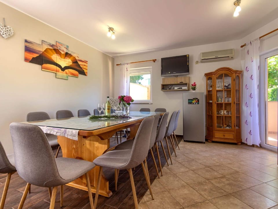 House | Dining