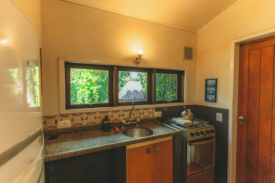 Family Room | Desk, free WiFi, bed sheets