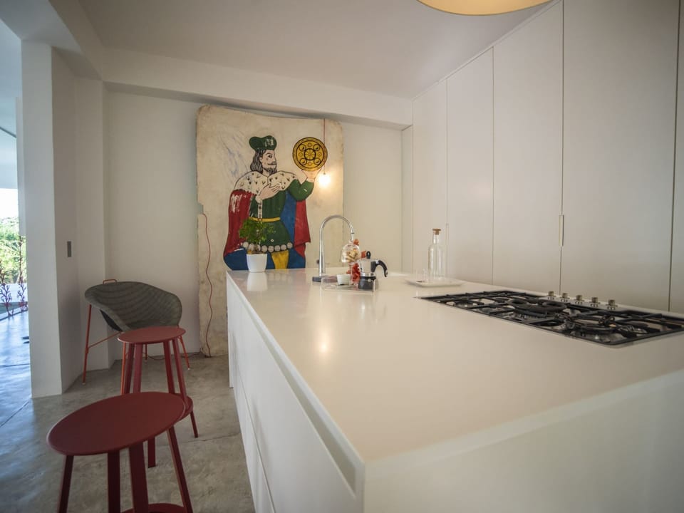 House | Private kitchen | Electric kettle, highchair