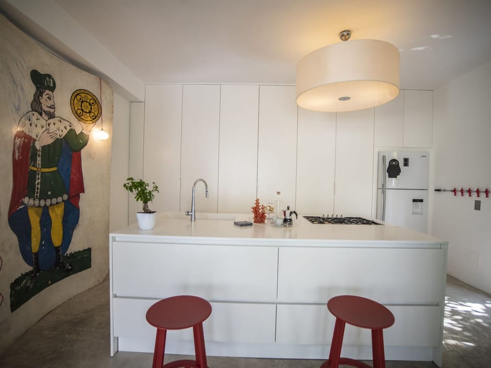 House | Private kitchen | Electric kettle, highchair