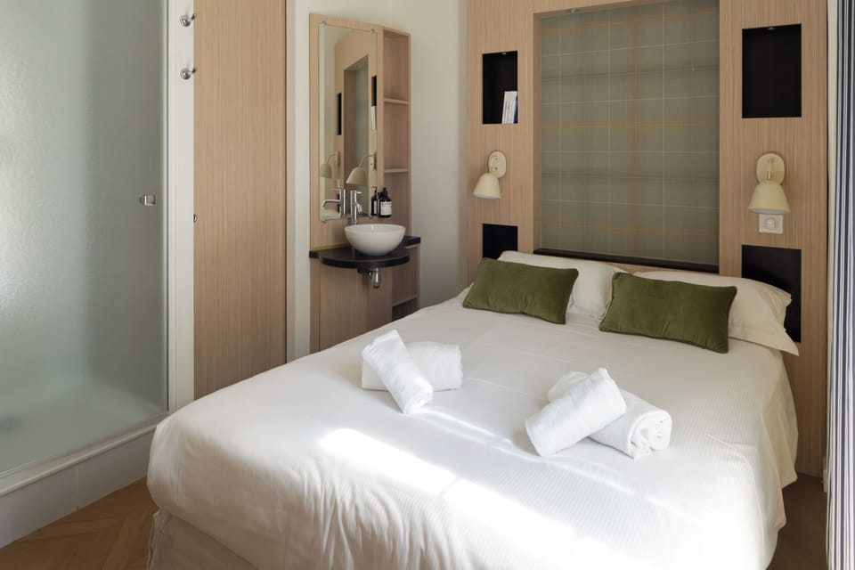 Double Room, Terrace (Cosy) | Bathroom | Shower, rainfall showerhead, free toiletries, hair dryer