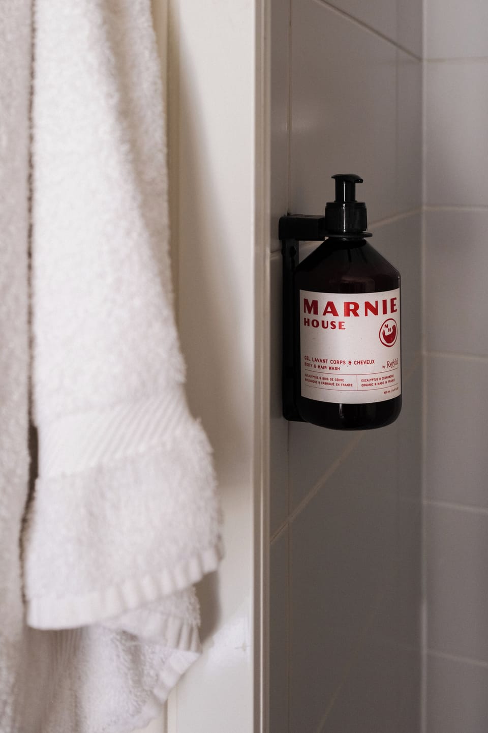 Comfort Double Room (Charm) | Bathroom | Shower, rainfall showerhead, free toiletries, hair dryer