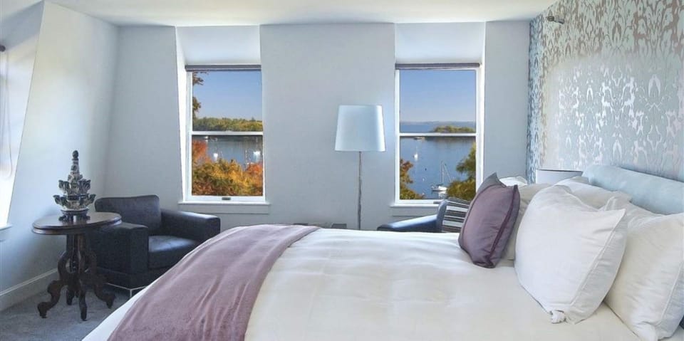 Bay View Executive Corner Room  | Egyptian cotton sheets, premium bedding, down comforters, pillowtop beds