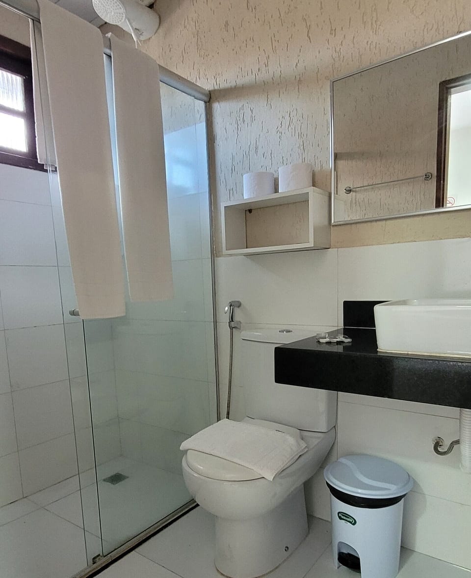 Minibar, desk, laptop workspace, free WiFi