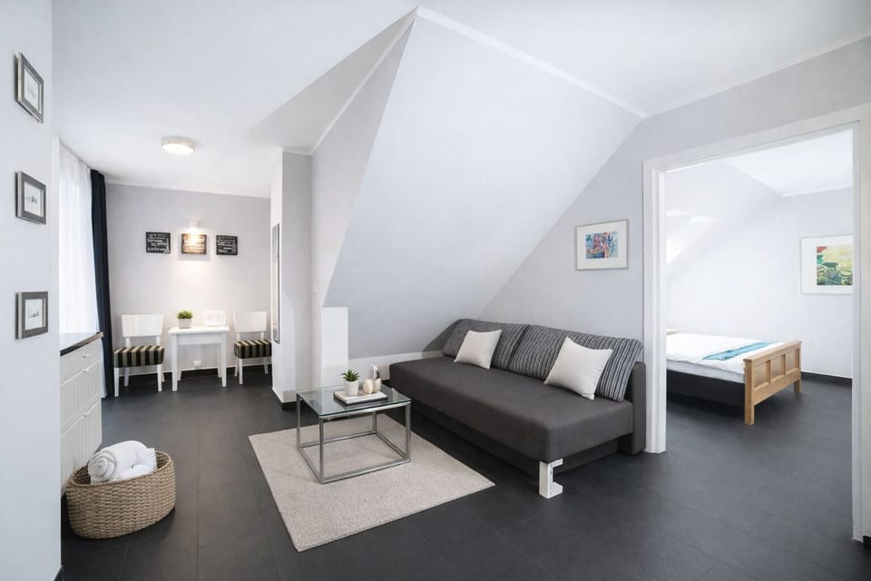 Deluxe Apartment, 1 Bedroom | Egyptian cotton sheets, premium bedding, in-room safe