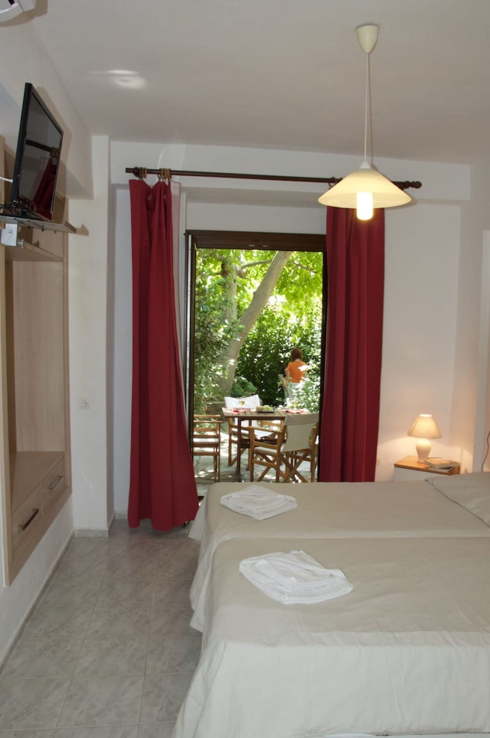 Family Apartment, 2 Bedrooms | Individually decorated, free WiFi, bed sheets