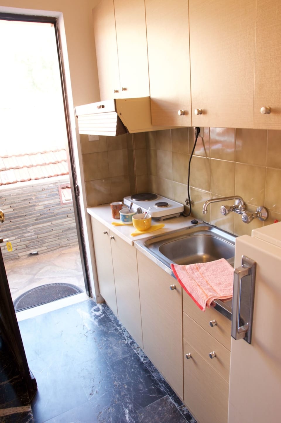 Superior Studio | Private kitchen | Fridge, stovetop, cookware/dishes/utensils, kitchen islands