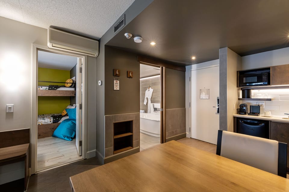 Family Suite | Premium bedding, desk, laptop workspace, iron/ironing board
