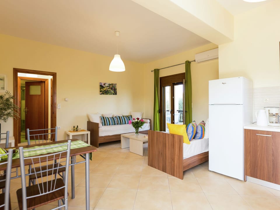 Apartment | Dining