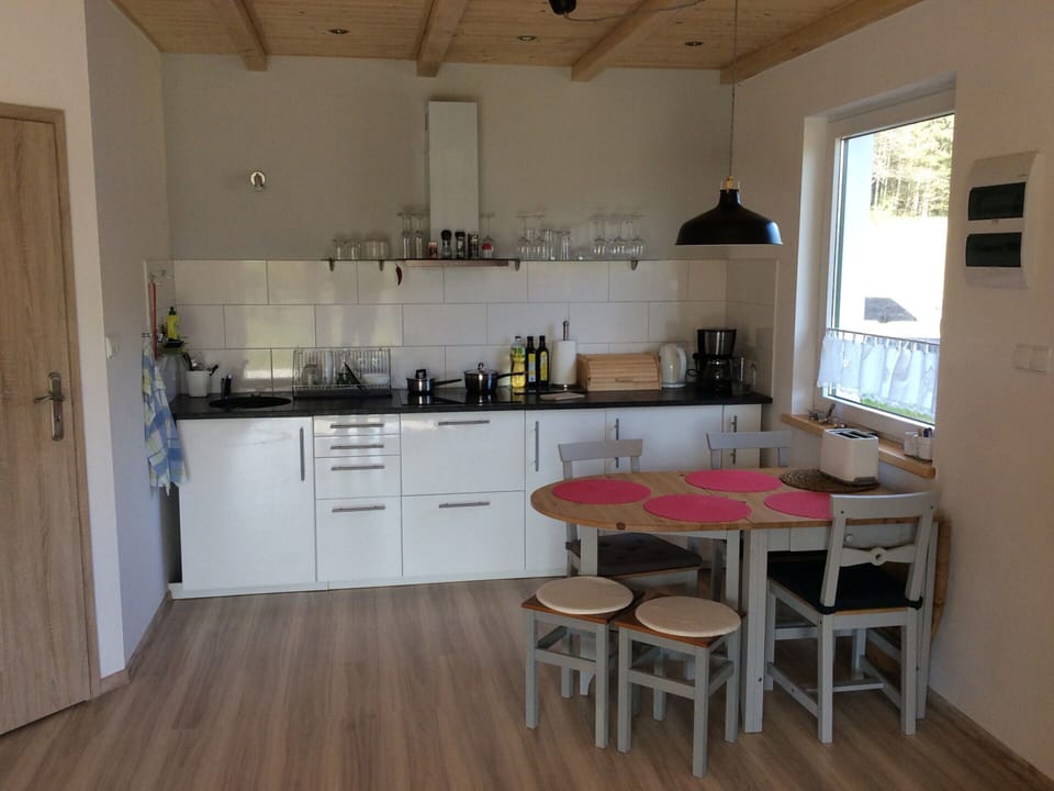 House | Private kitchen | Stovetop, electric kettle, highchair