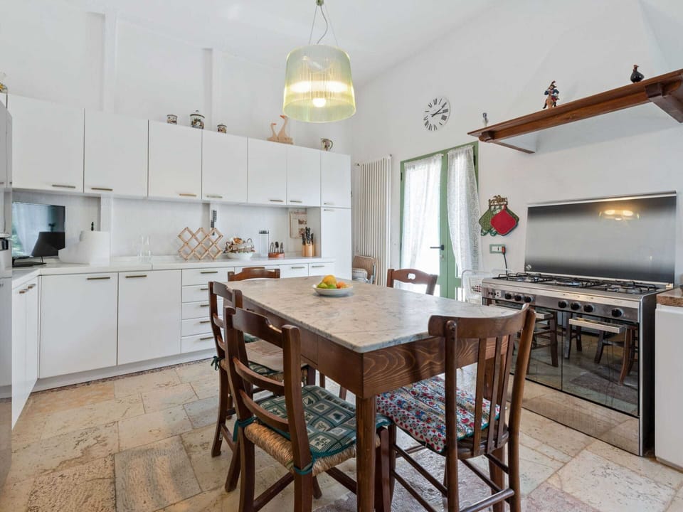 House | Private kitchen | Dishwasher, highchair