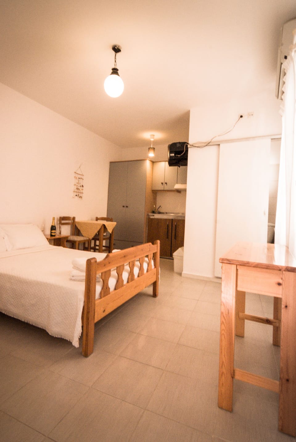 Economy Studio, City View, Ground Floor | Egyptian cotton sheets, pillowtop beds, free cribs/infant beds
