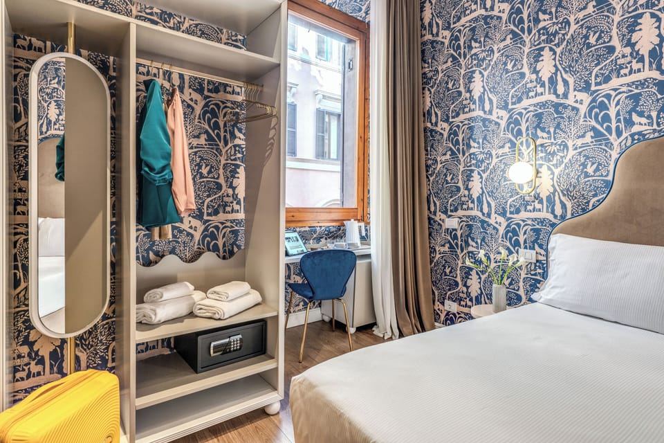 Standard Room | Premium bedding, minibar, in-room safe, blackout drapes