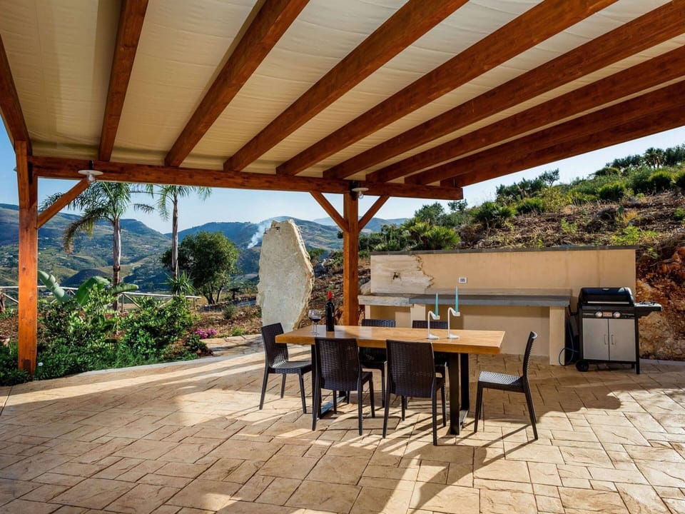Villa | Dining