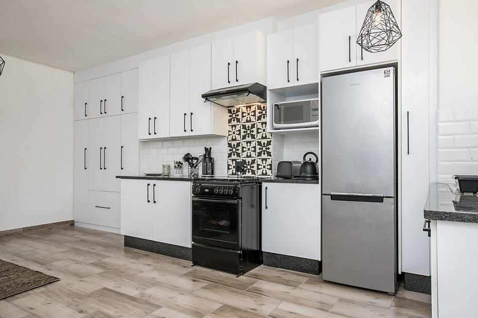 Deluxe Studio | Private kitchenette | Full-size fridge, microwave, stovetop, electric kettle