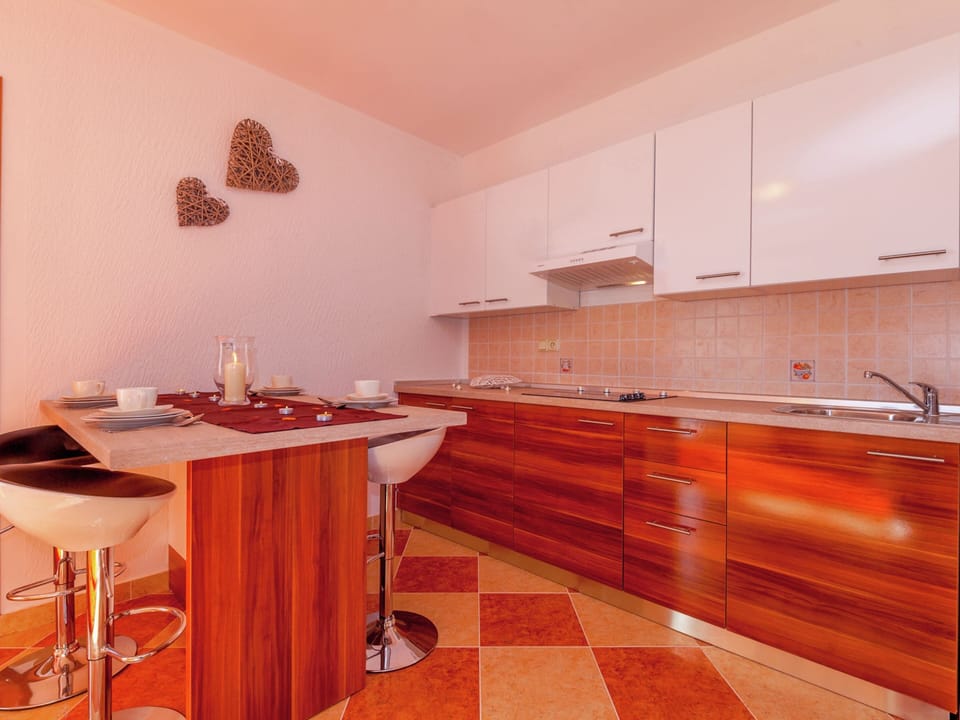 Apartment | Private kitchen | Stovetop, electric kettle