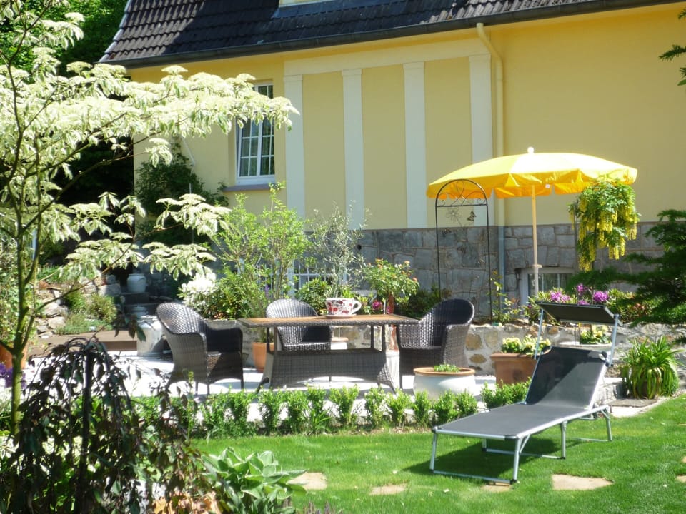 Apartment | Garden