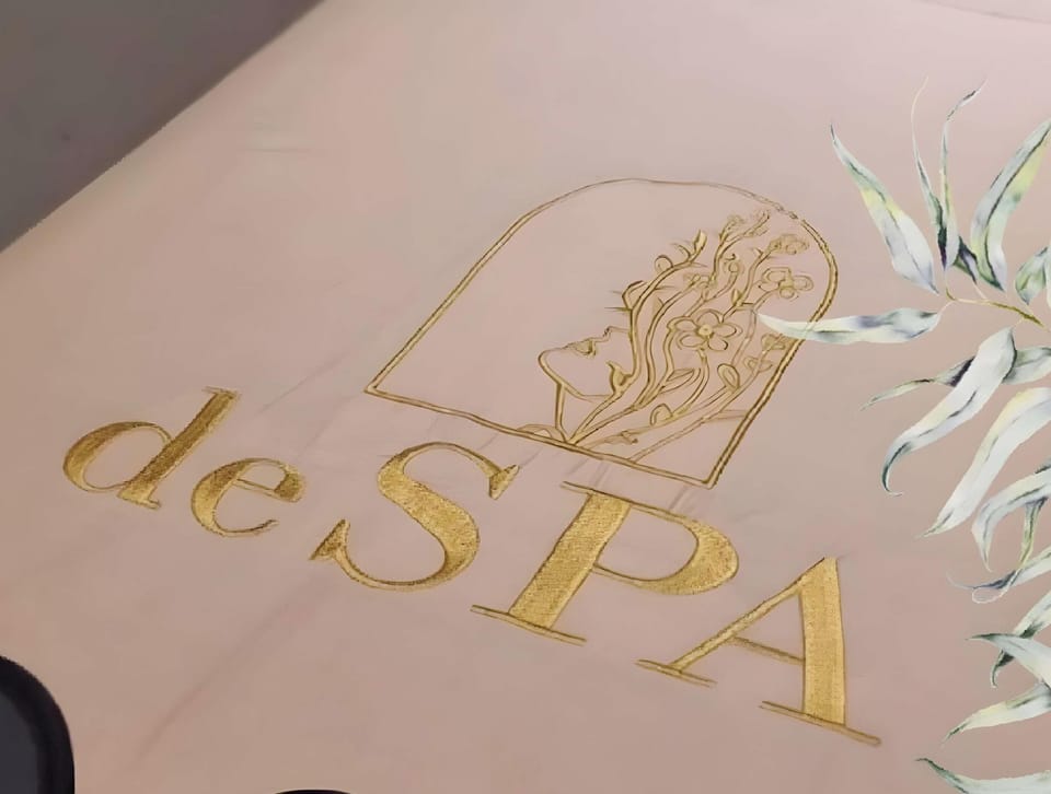 Couples treatment rooms, aromatherapy, hot stone massages