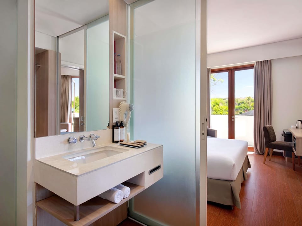 Junior Suite, 1 Double Bed with Sofa bed | In-room safe, desk, blackout drapes, iron/ironing board