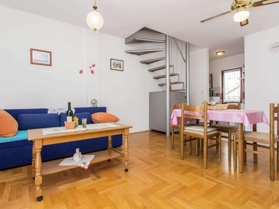 Apartment | Dining