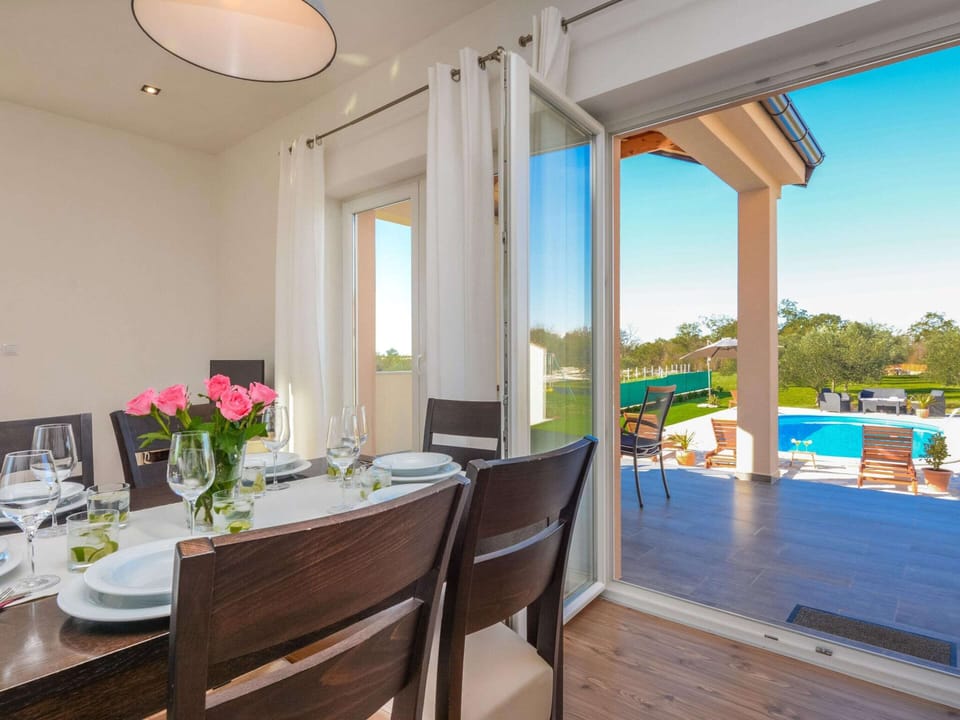 House | Dining