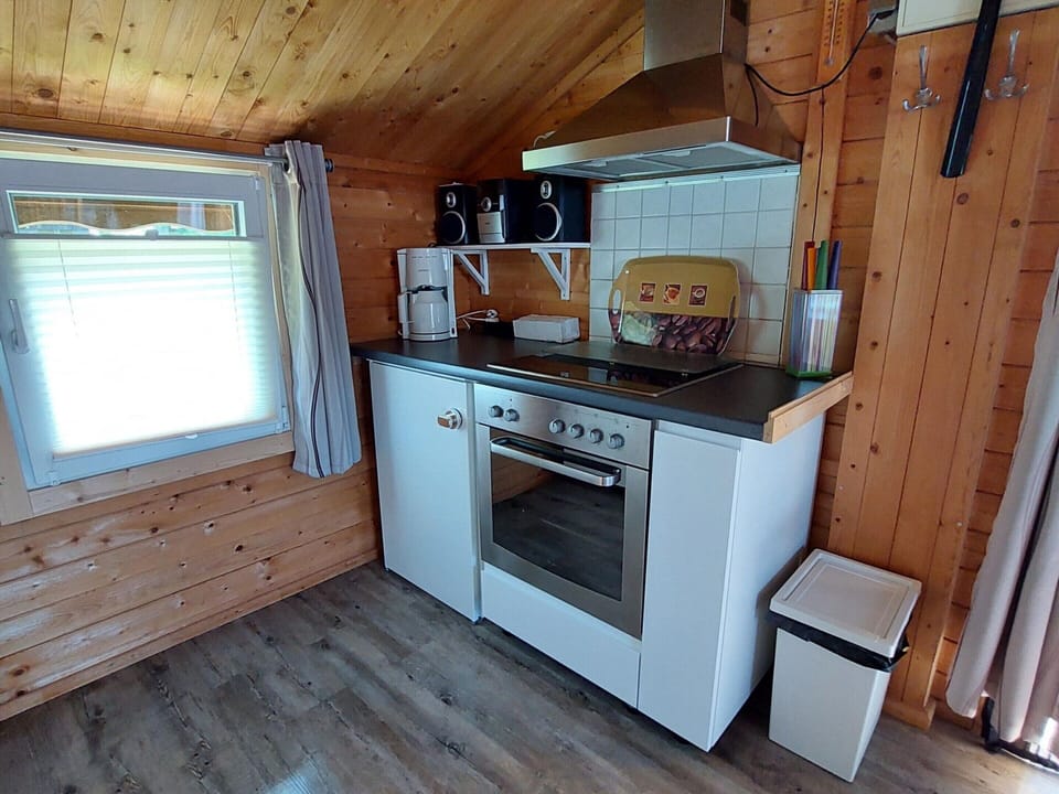 Bungalow | Private kitchen | Electric kettle