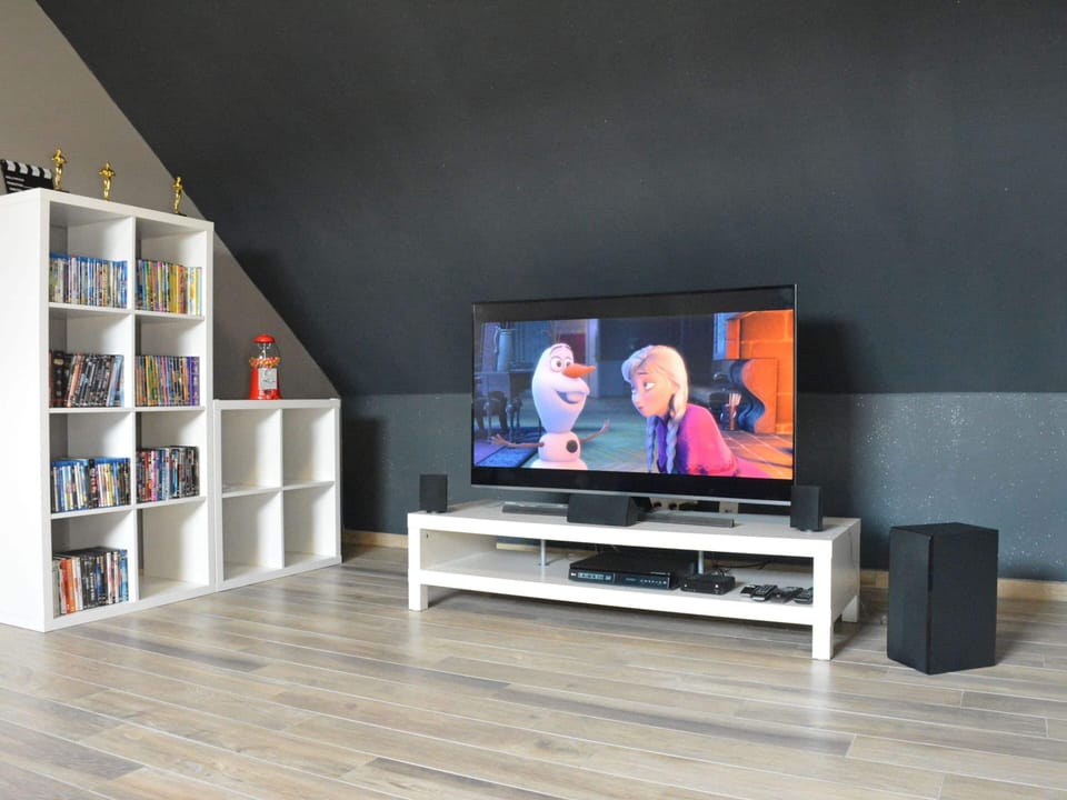 House | Game room