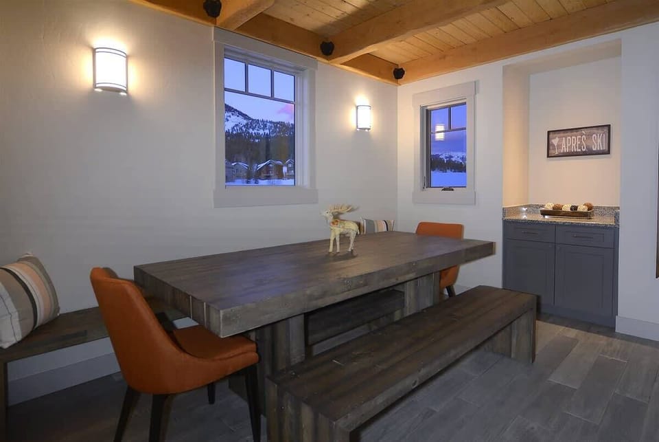 Breakfast Area With Views of Mt. Crested Butte