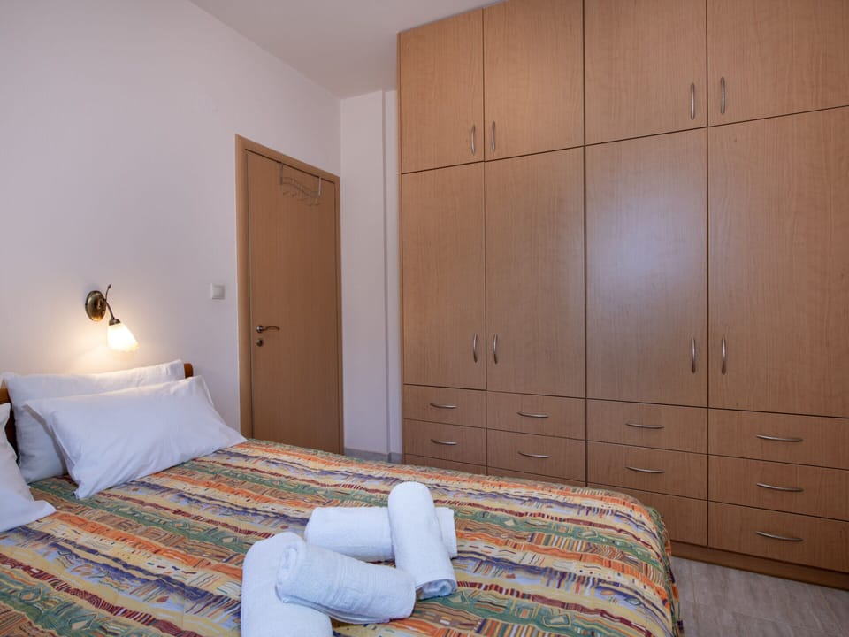 House | 2 bedrooms, bed sheets