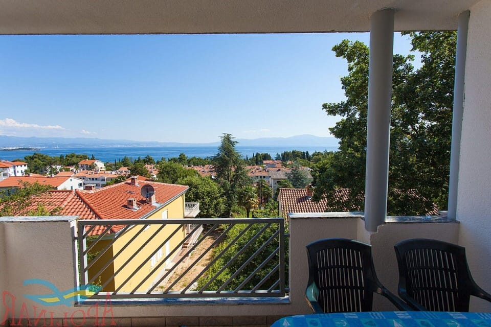 Apartment With Terrace, Sea View, Pool & Outdoor Kitchen Apartment in Primorje-Gorski Kotar County