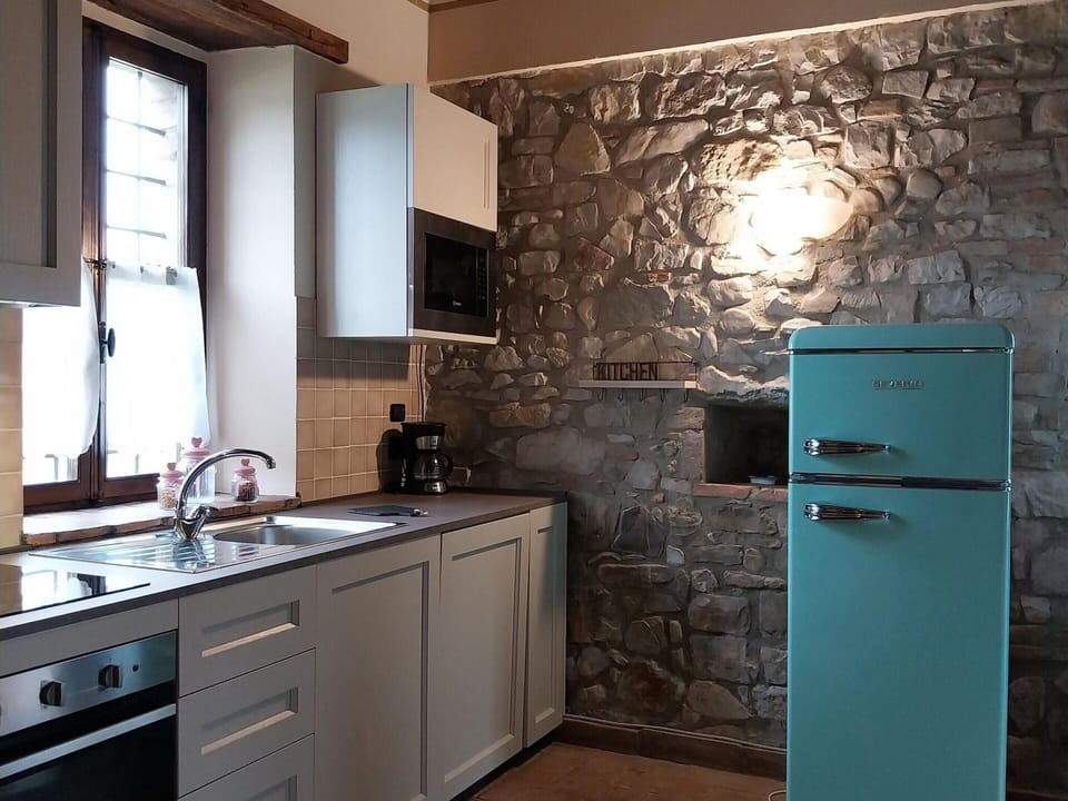 Cottage | Private kitchen | Highchair