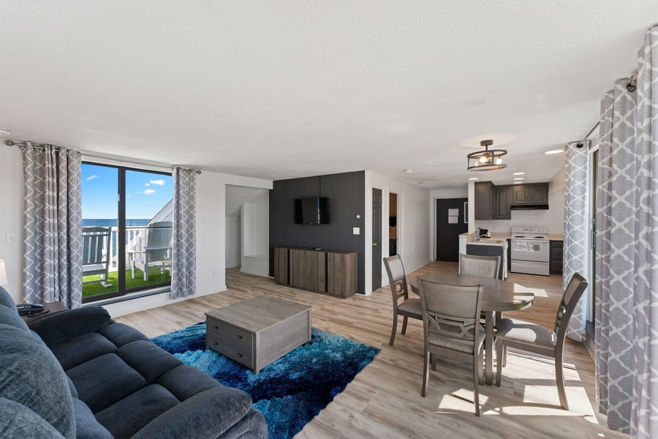 Family Apartment | Living area | TV