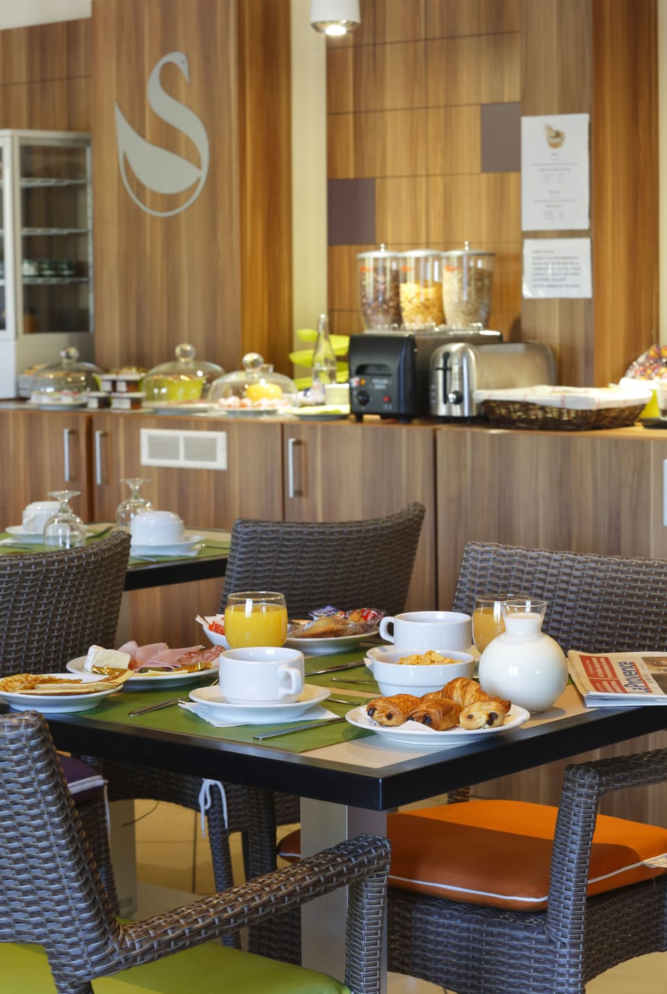 Breakfast area