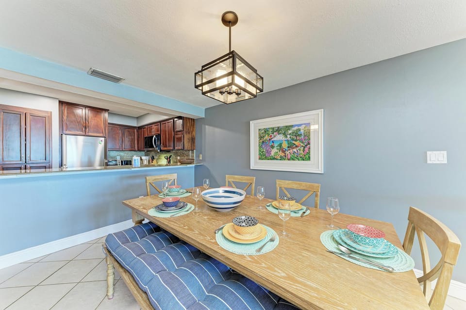 Hidden Cove 3 Dining Room (2)