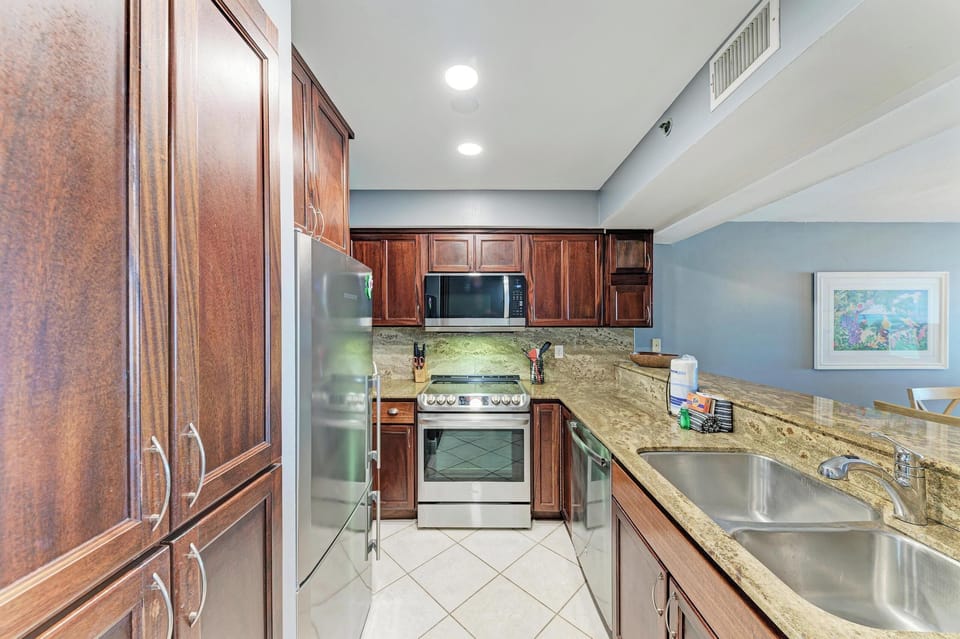 Hidden Cove 3 Kitchen (2)