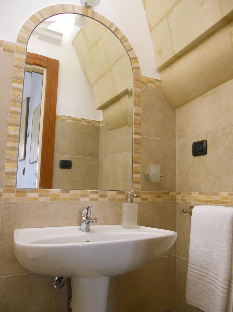 Design Double Room | Bathroom | Shower, rainfall showerhead, hair dryer, bathrobes