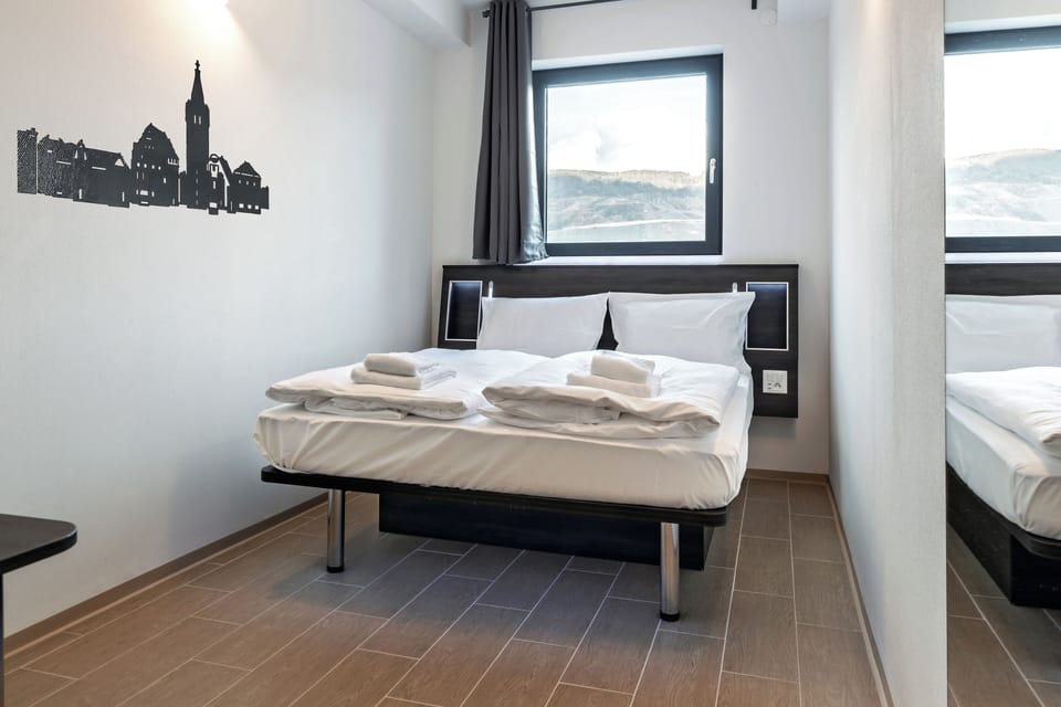 Basic Double Room Single Use | Soundproofing, free WiFi, bed sheets