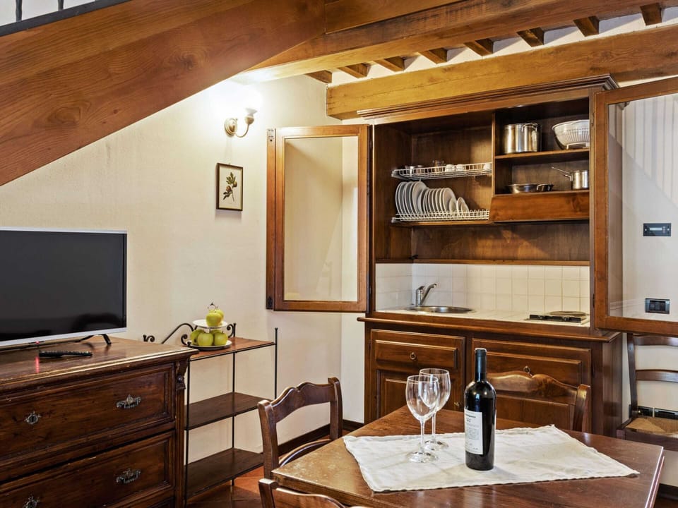 Apartment | Dining