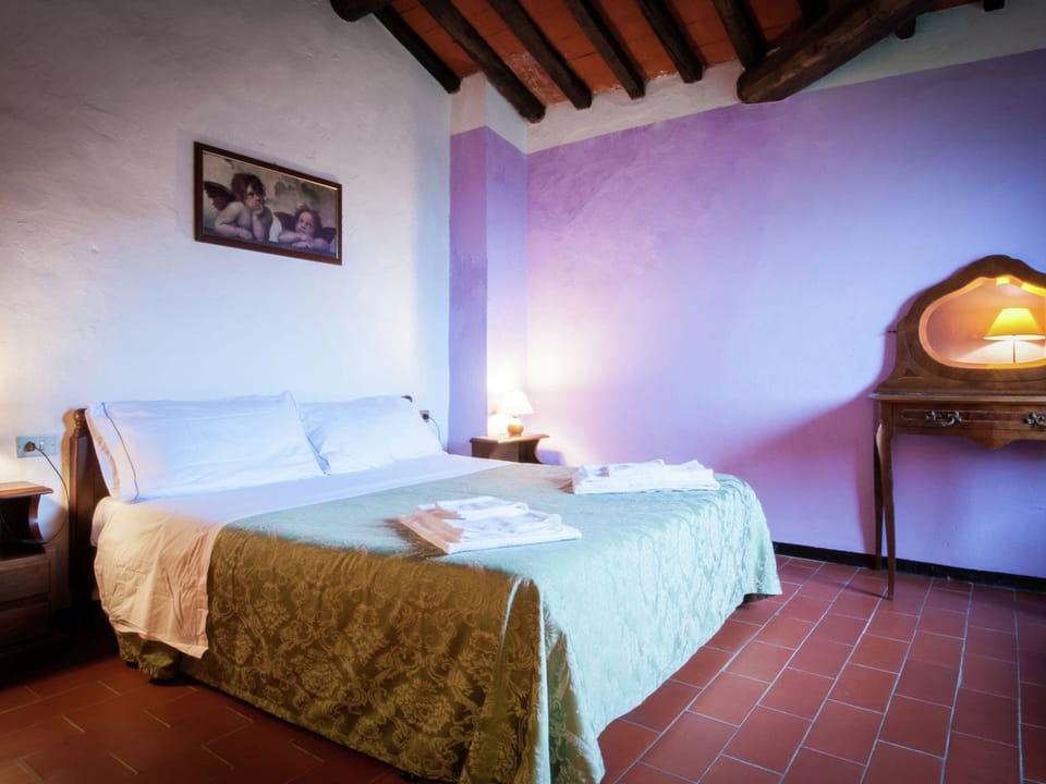 House | 2 bedrooms, individually furnished, bed sheets